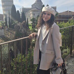 Posher: Andrea